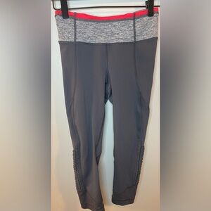 Lululemon crop pants yoga grey rouched size 2 crops